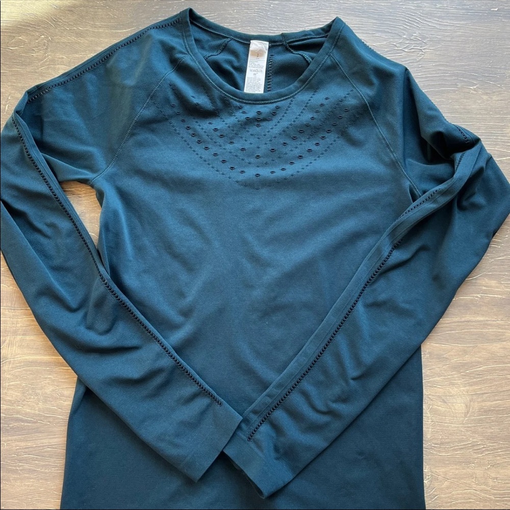 Old Navy Active Wear Small Shirt